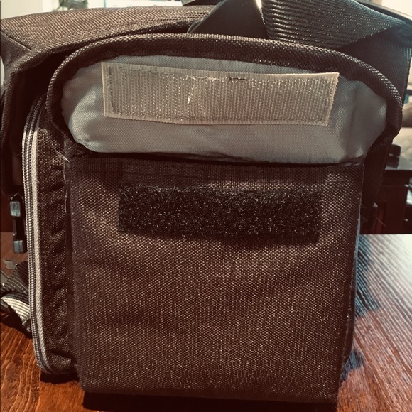 VIDEO/CAMERA BAG SHLDR STRAP BLACK EX CONDITION - Picture 8 of 8